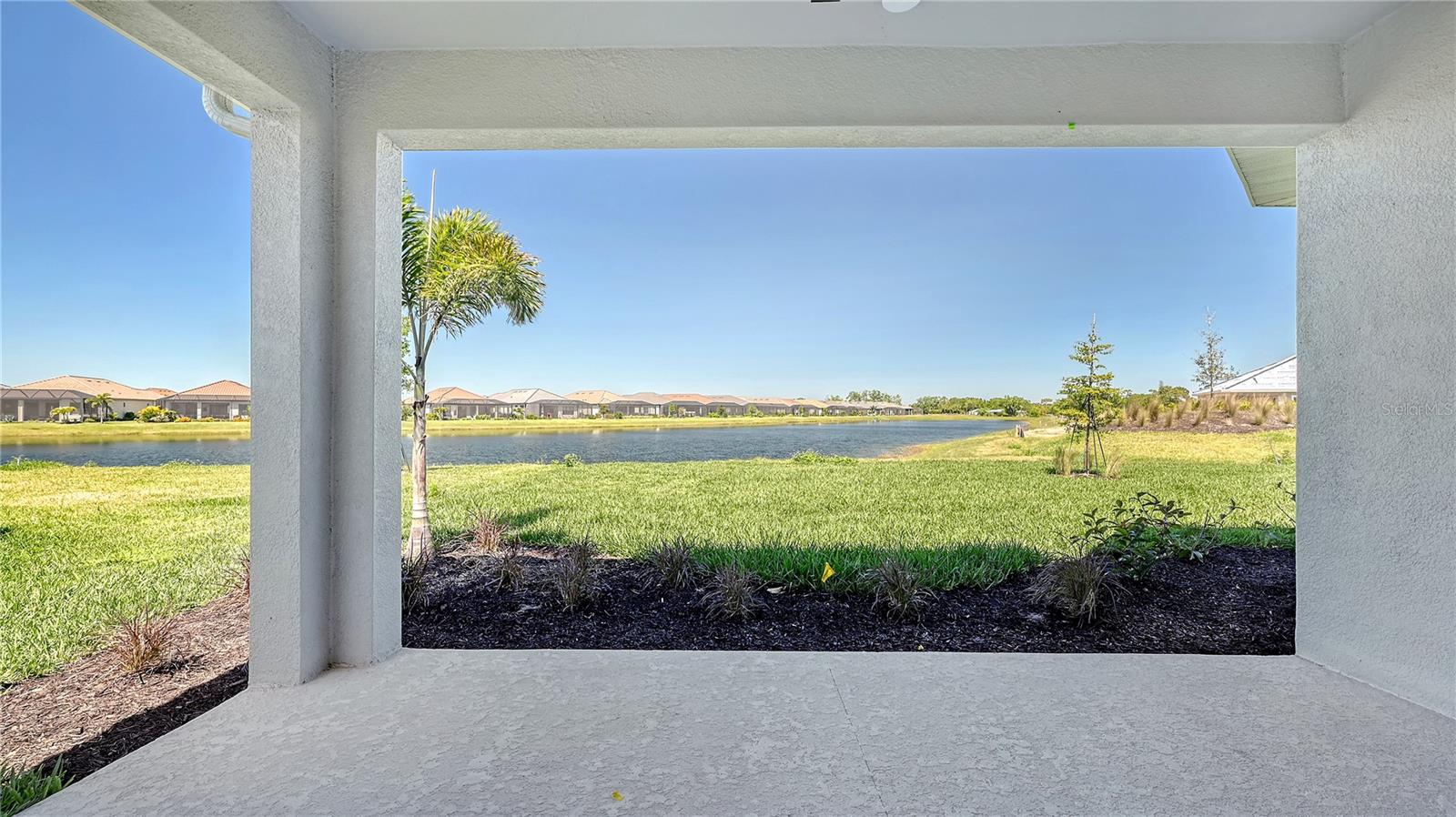 Image 11 of 72 For 16139 Isola Place