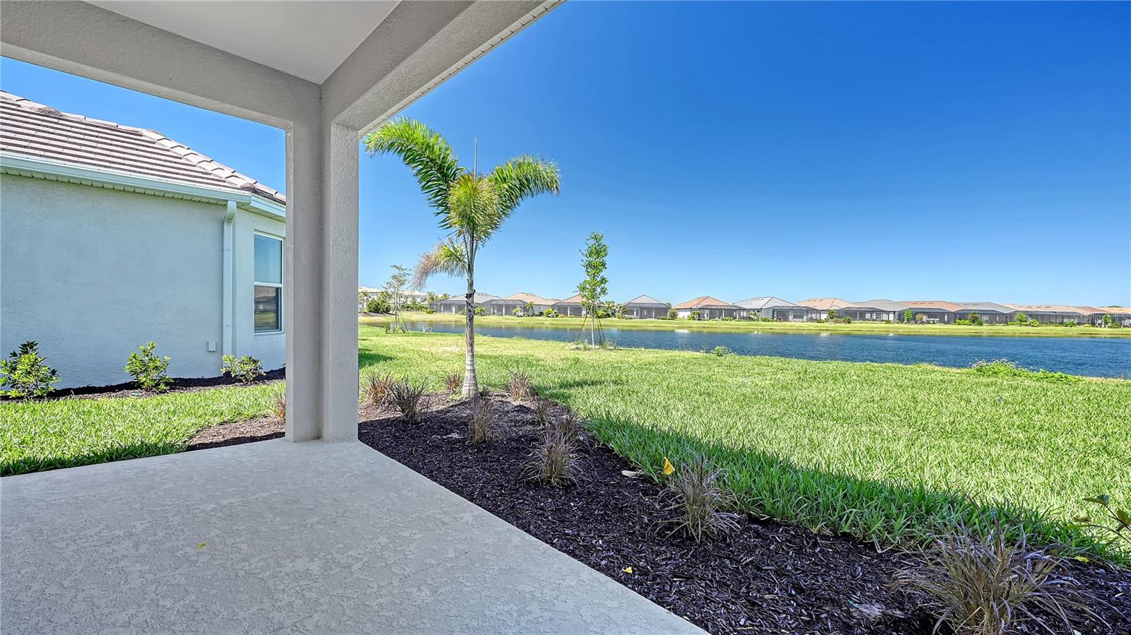 Image 12 of 72 For 16139 Isola Place