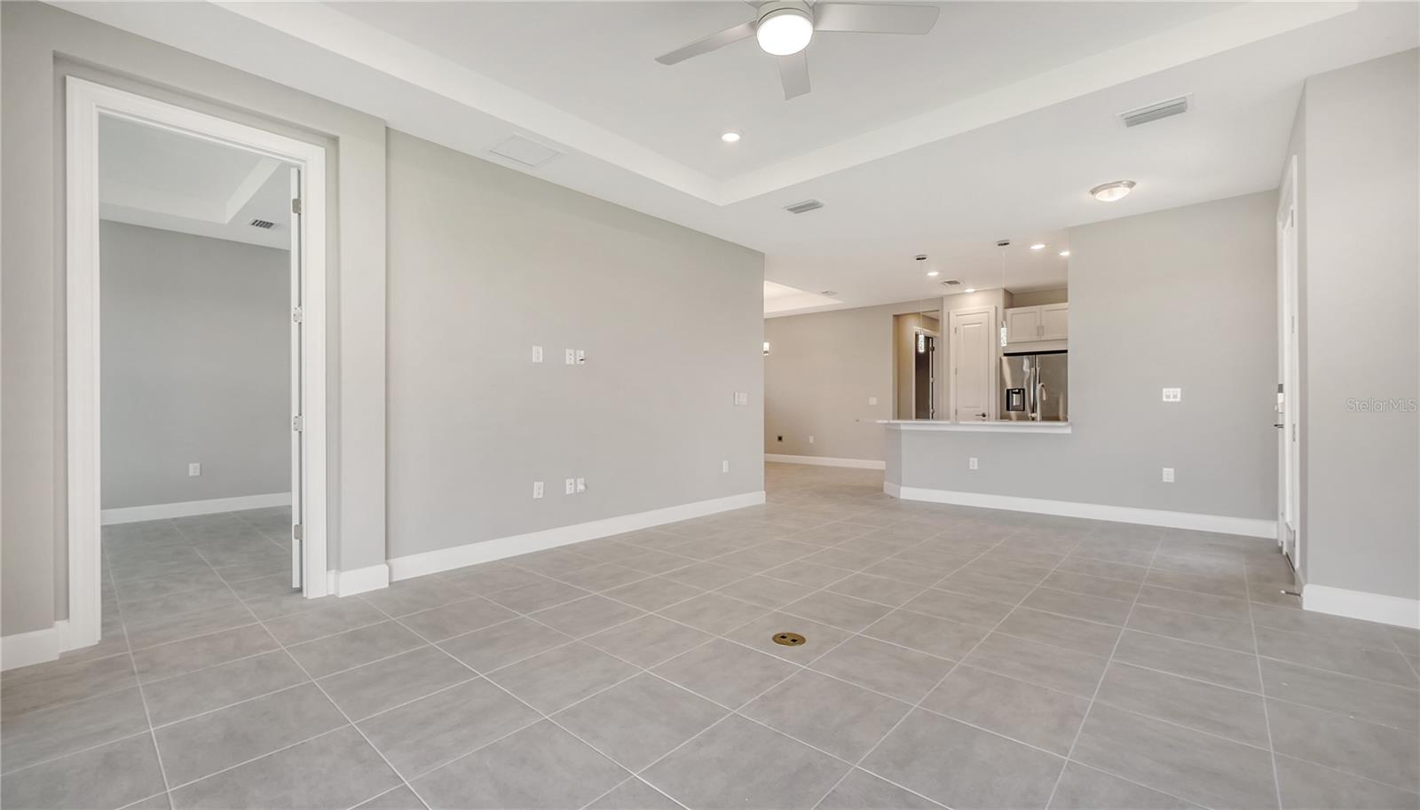 Image 14 of 72 For 16139 Isola Place