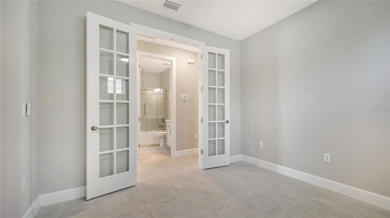 Image 25 of 72 For 16139 Isola Place