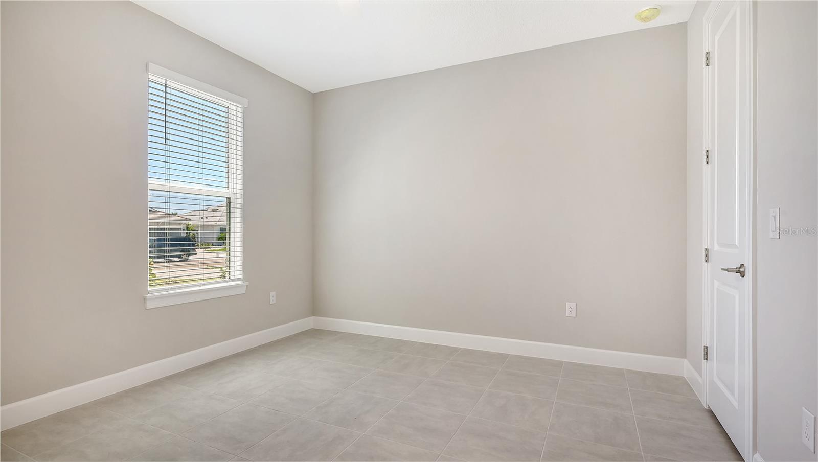 Image 27 of 72 For 16139 Isola Place