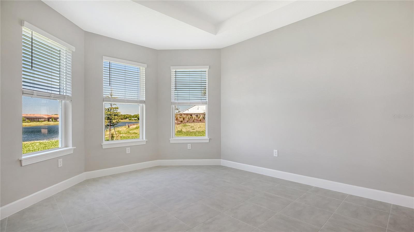 Image 28 of 72 For 16139 Isola Place