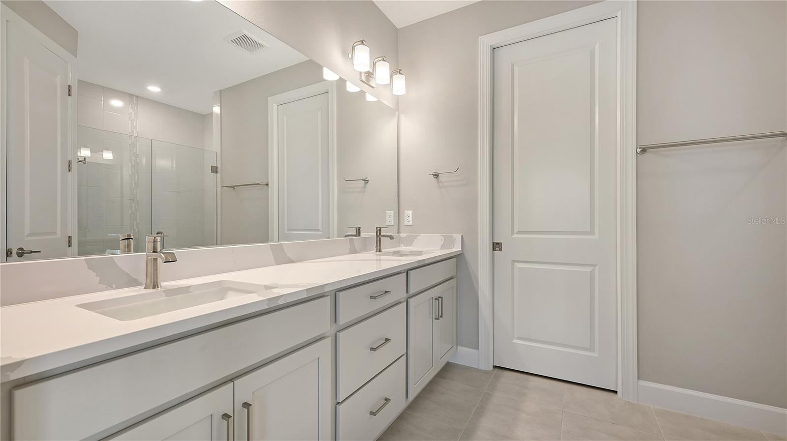 Image 31 of 72 For 16139 Isola Place