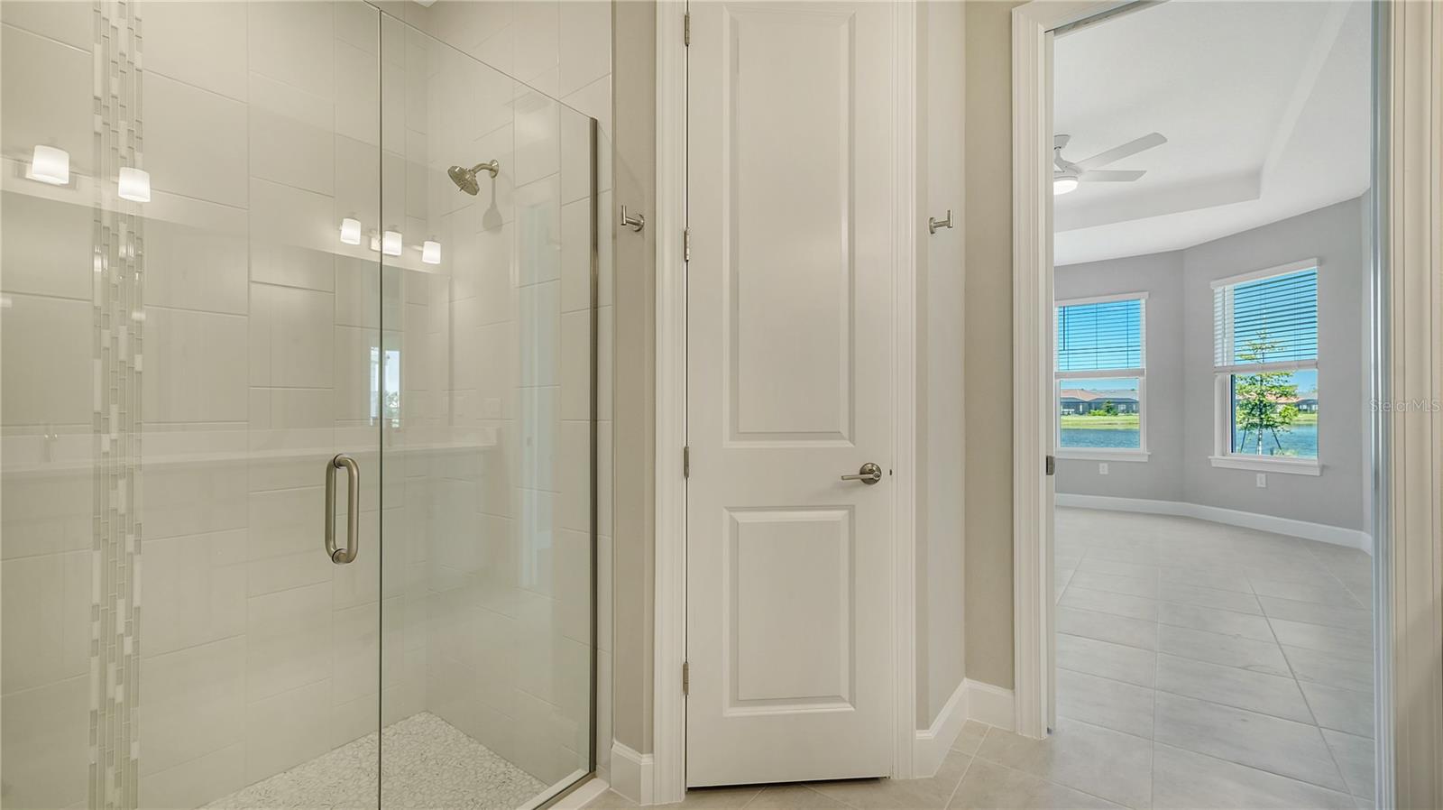 Image 32 of 72 For 16139 Isola Place