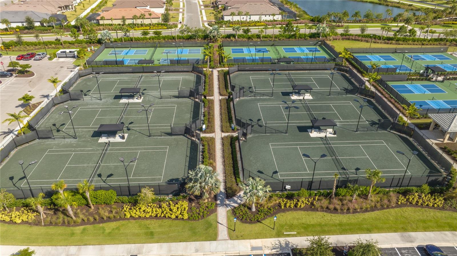 Image 46 of 72 For 16139 Isola Place