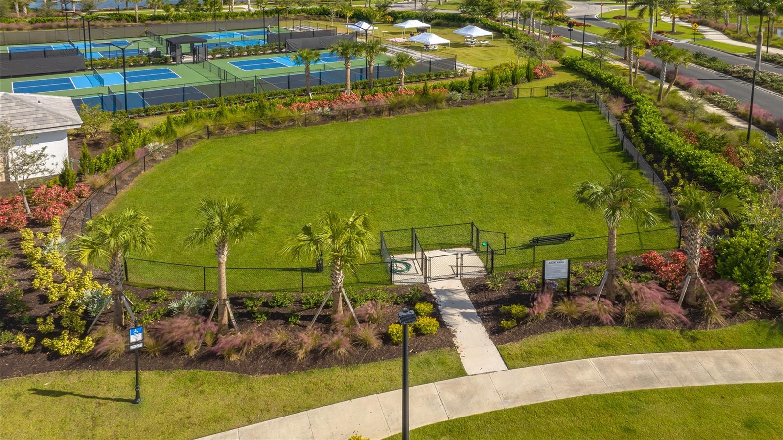 Image 48 of 72 For 16139 Isola Place