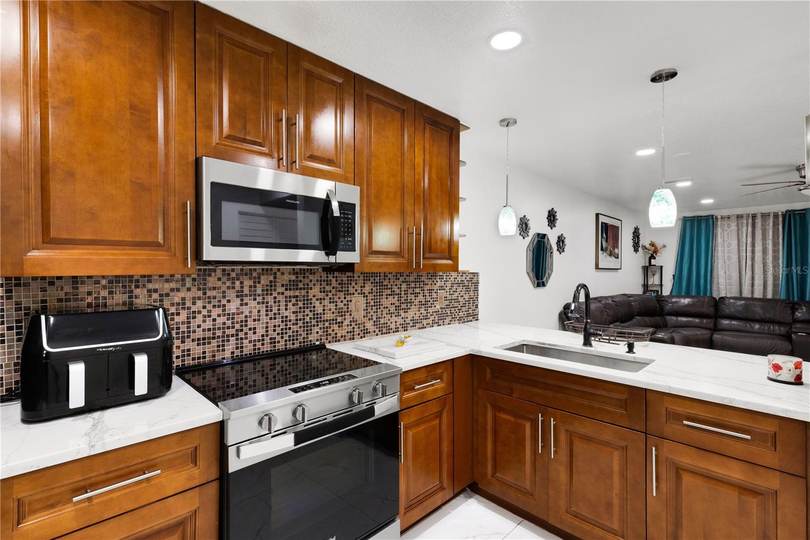 Image 13 of 32 For 2634 Dr Martin Luther King Way