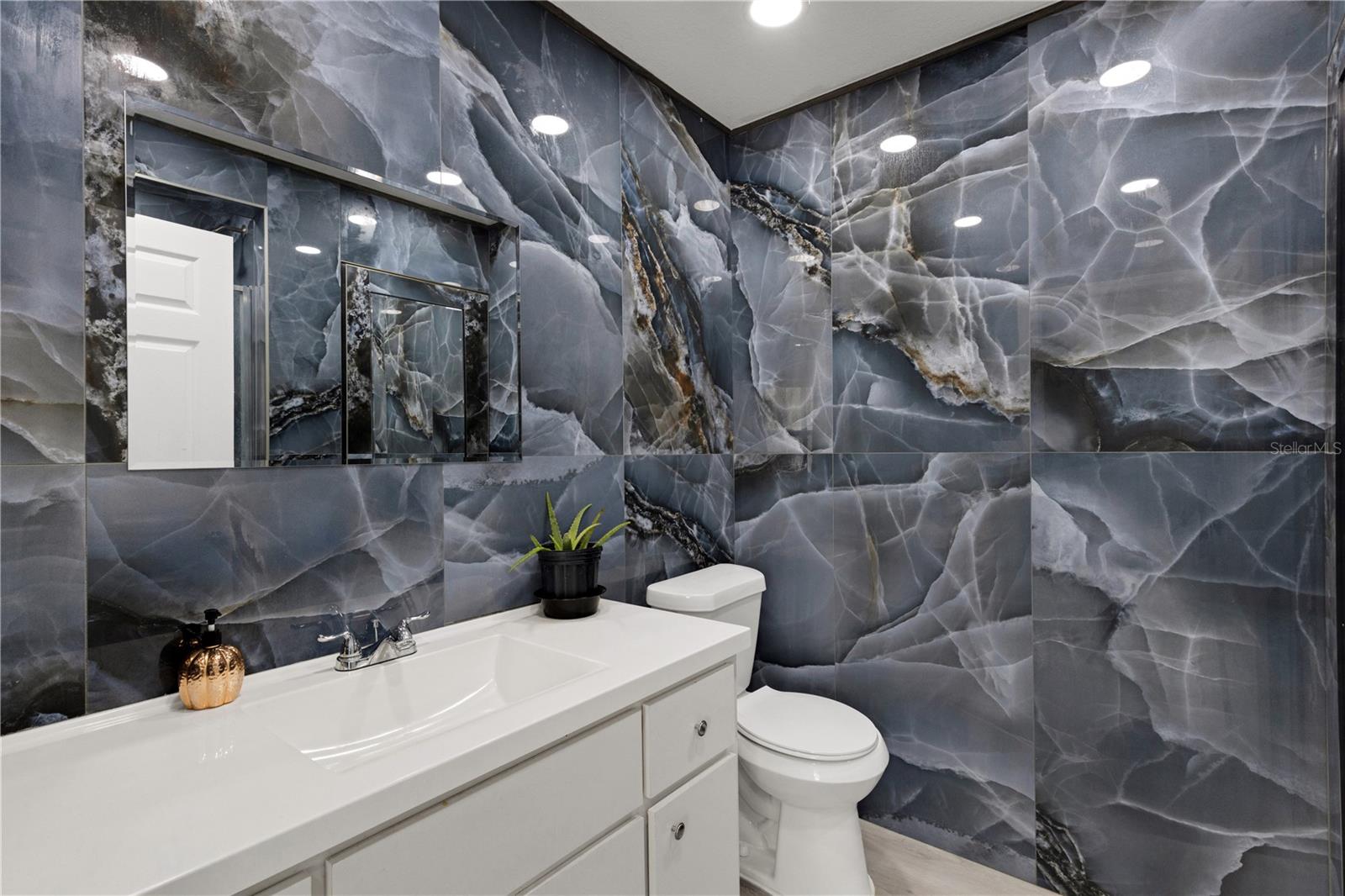 Image 17 of 32 For 2634 Dr Martin Luther King Way