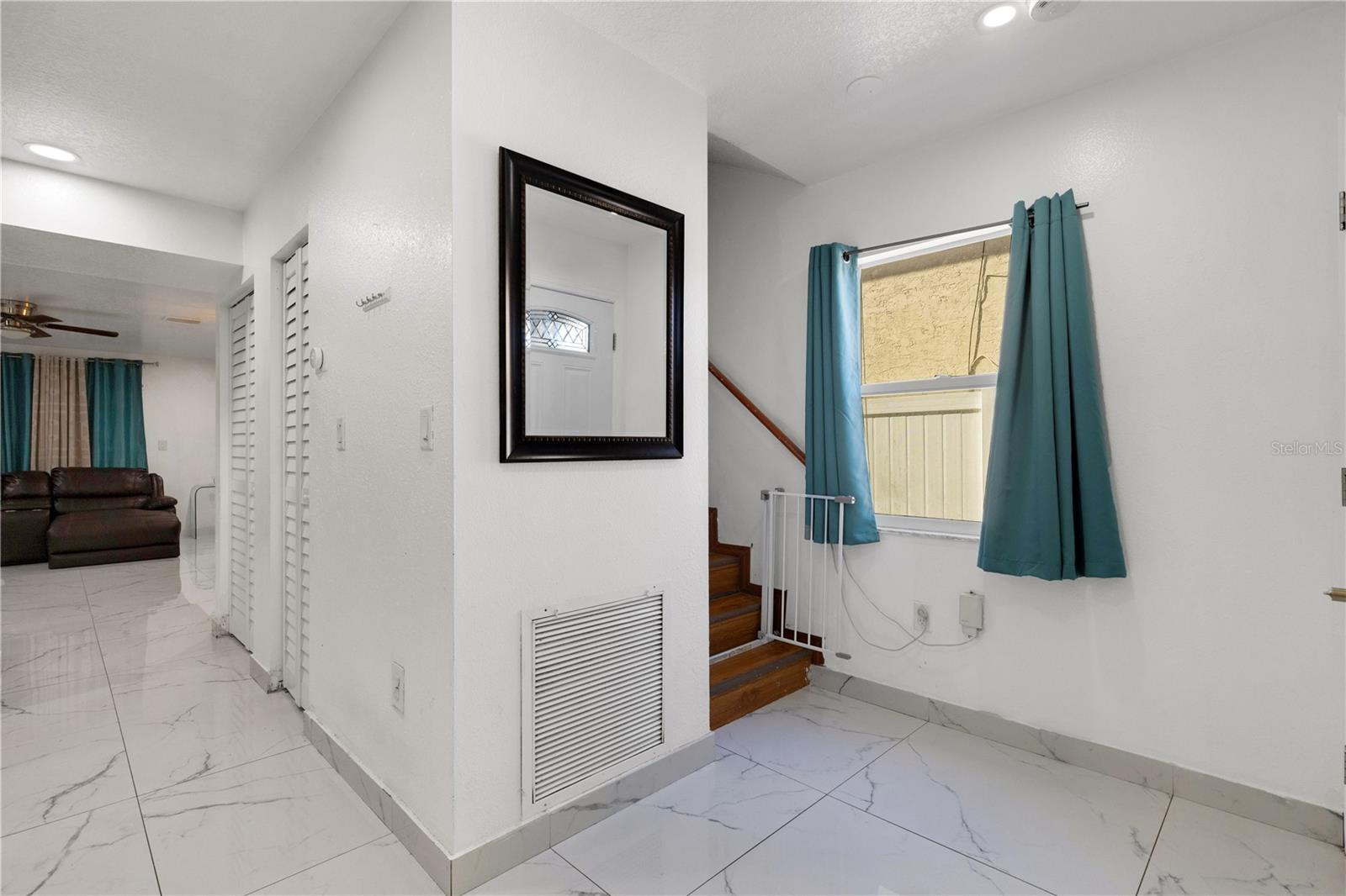 Image 18 of 32 For 2634 Dr Martin Luther King Way