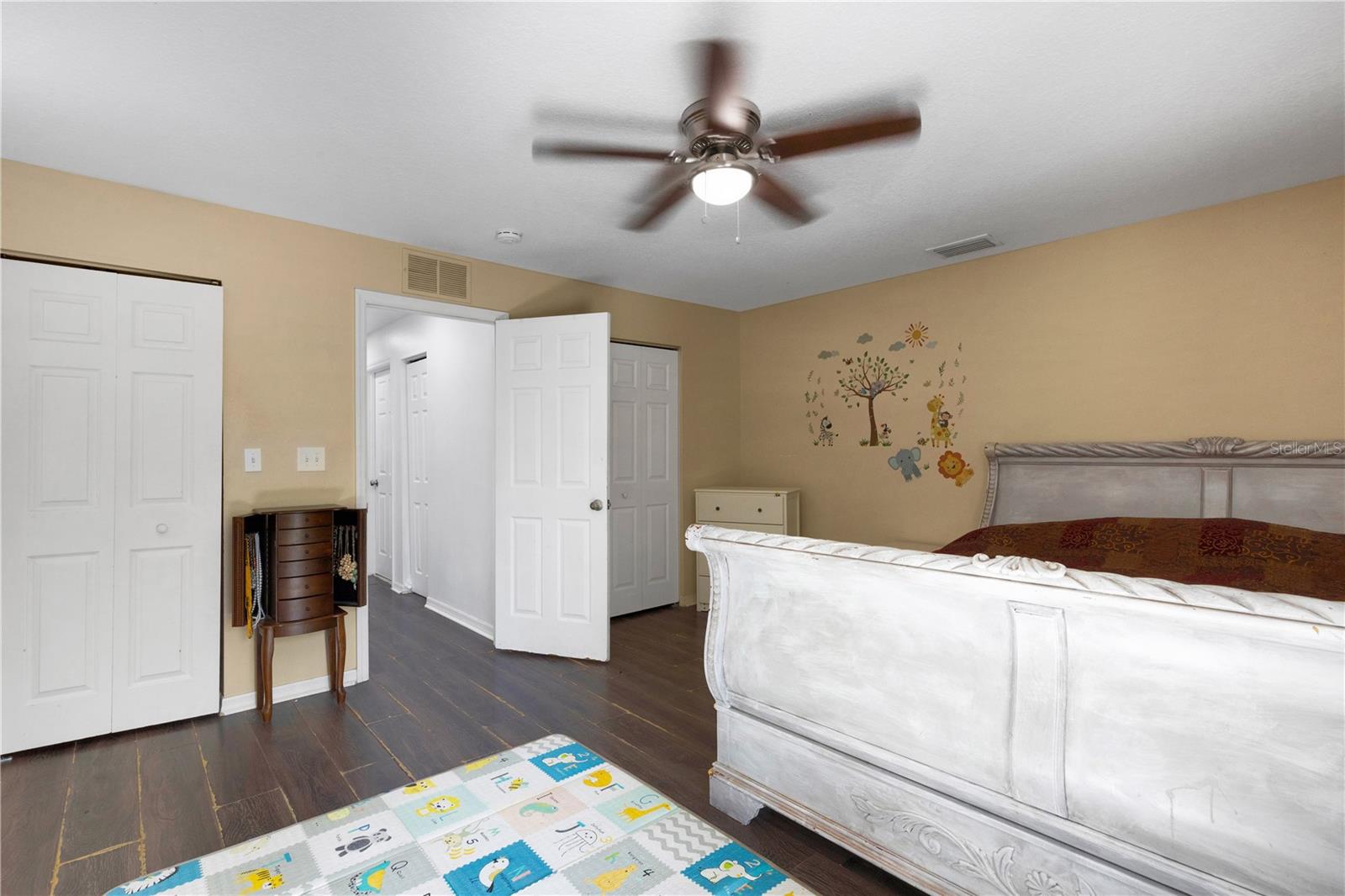 Image 21 of 32 For 2634 Dr Martin Luther King Way