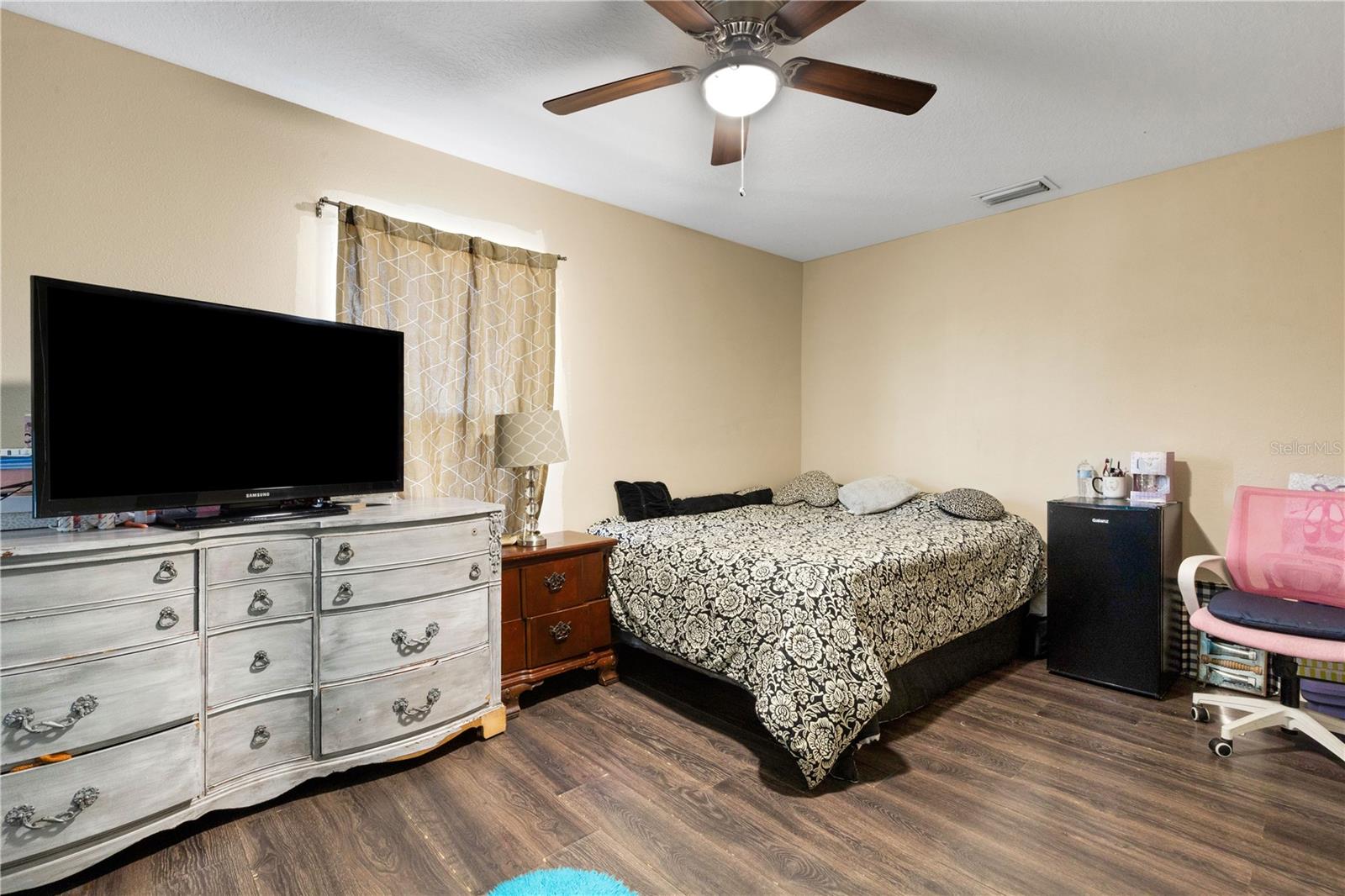 Image 23 of 32 For 2634 Dr Martin Luther King Way