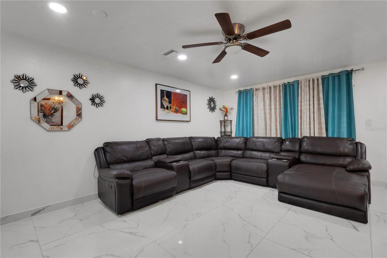 Image 3 of 32 For 2634 Dr Martin Luther King Way