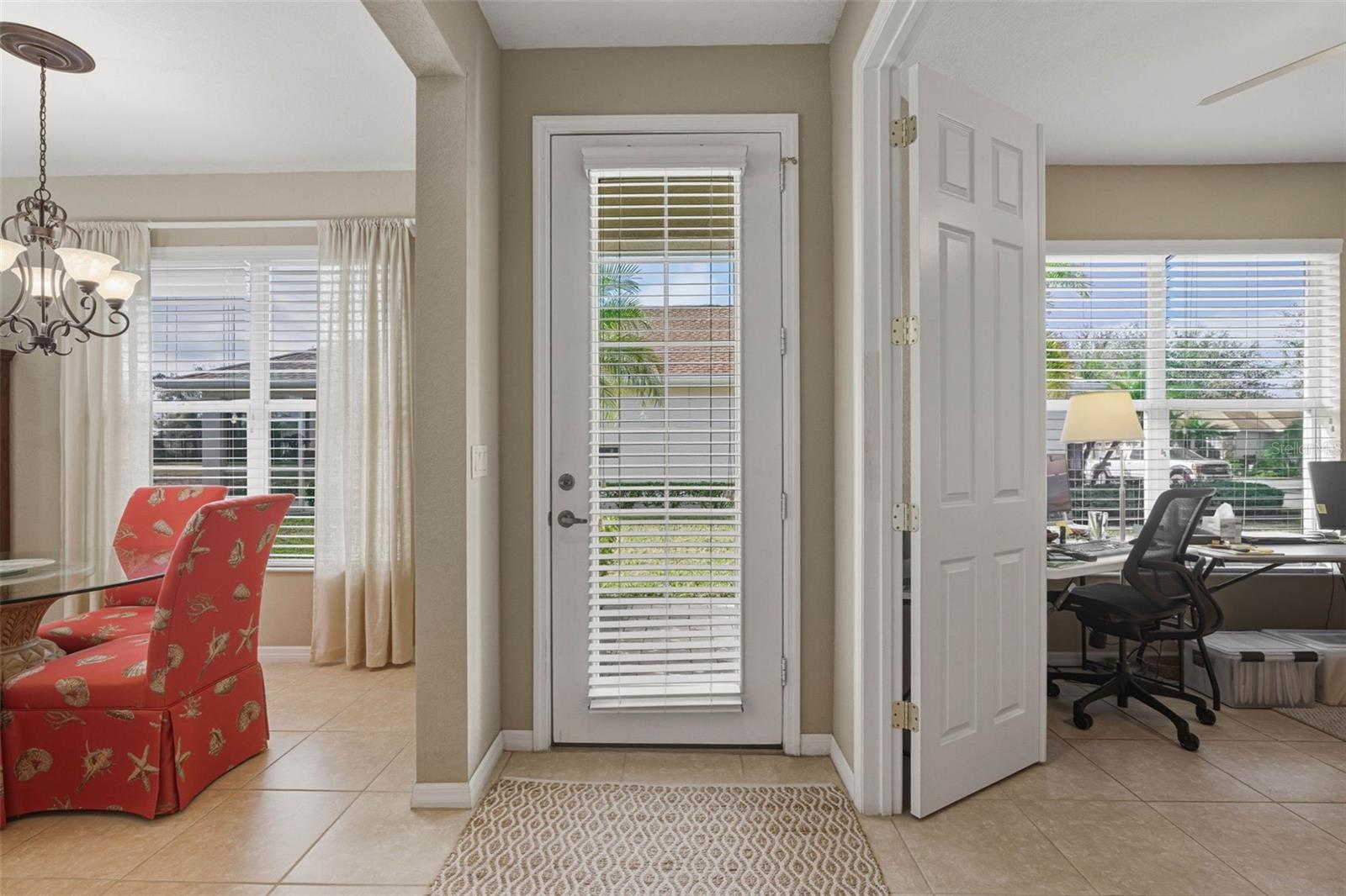 Image 7 of 32 For 2520 Cottonwood Ln