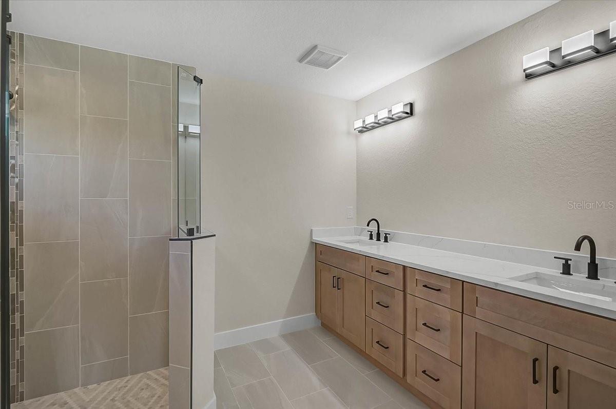 Image 5 of 32 For 225 Baytree Drive