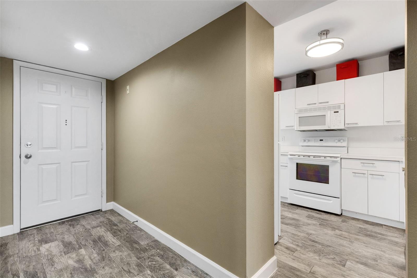 Image 7 of 49 For 3980 Ironwood Circle 404