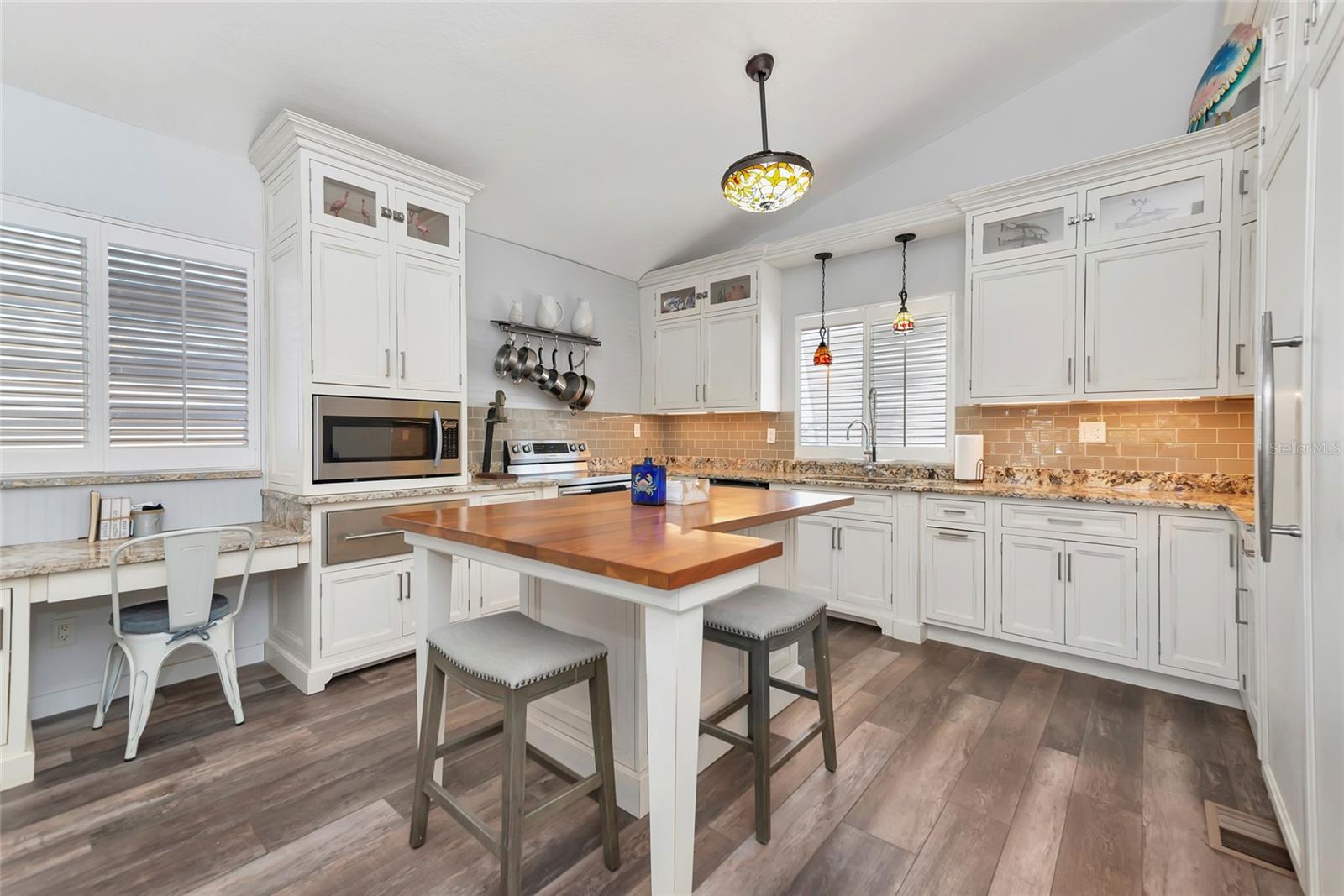 Image 10 of 69 For 4211 3rd Avenue Ne