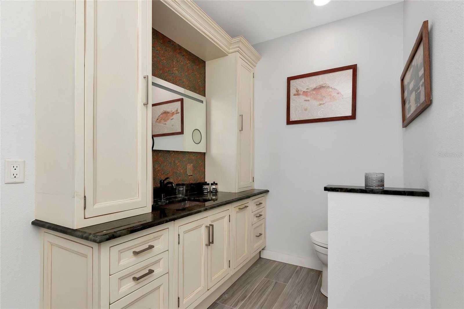 Image 21 of 69 For 4211 3rd Avenue Ne