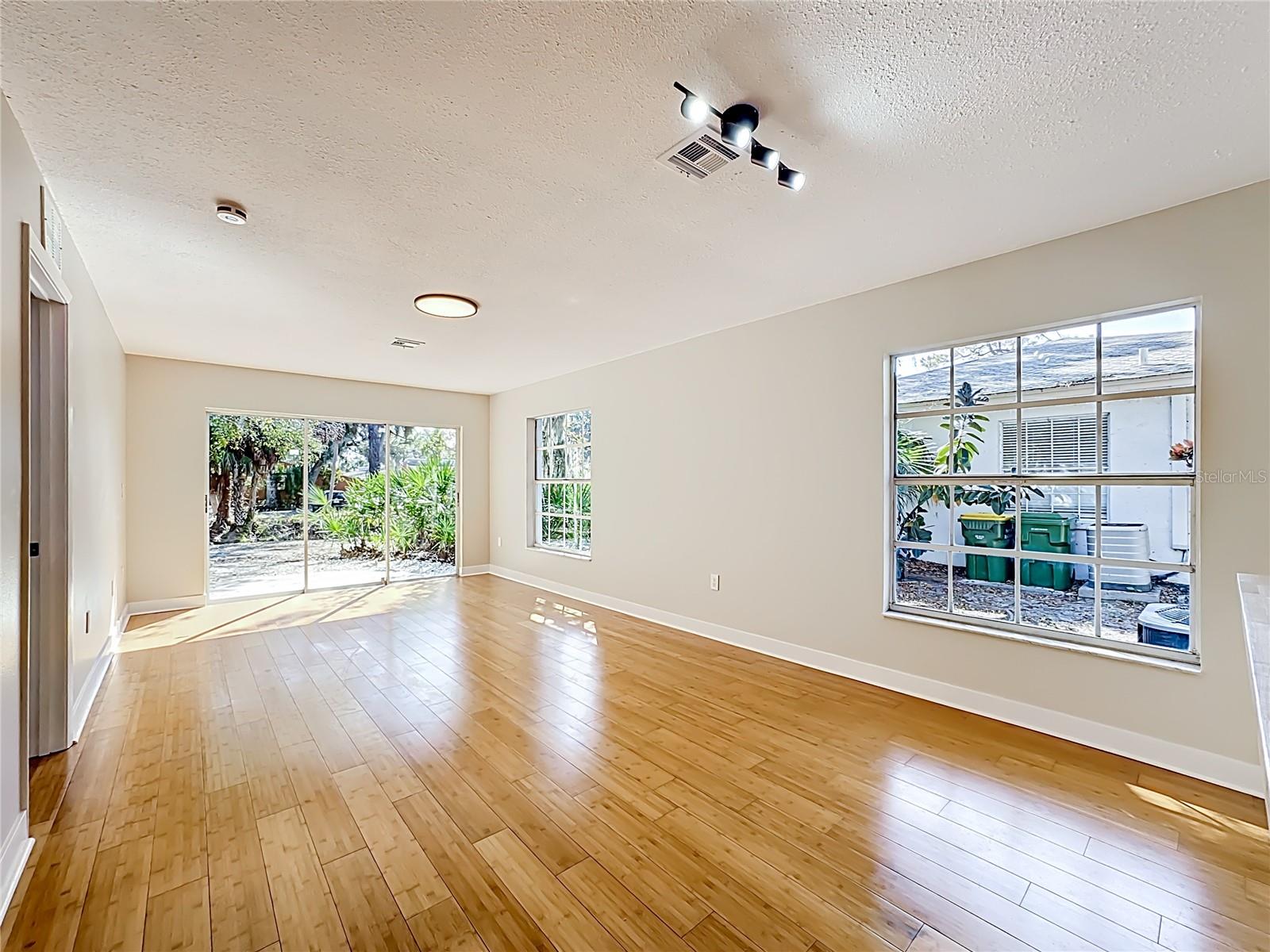 Image 10 of 28 For 608 Jefferson Avenue 30