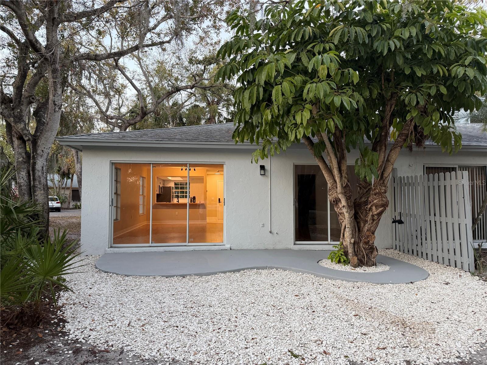 Image 23 of 28 For 608 Jefferson Avenue 30