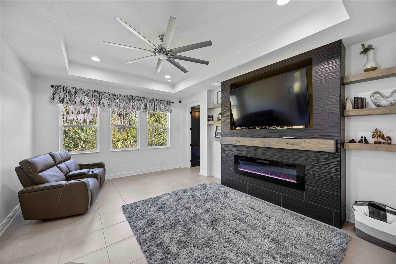 Image 13 of 56 For 14514 20th Street E