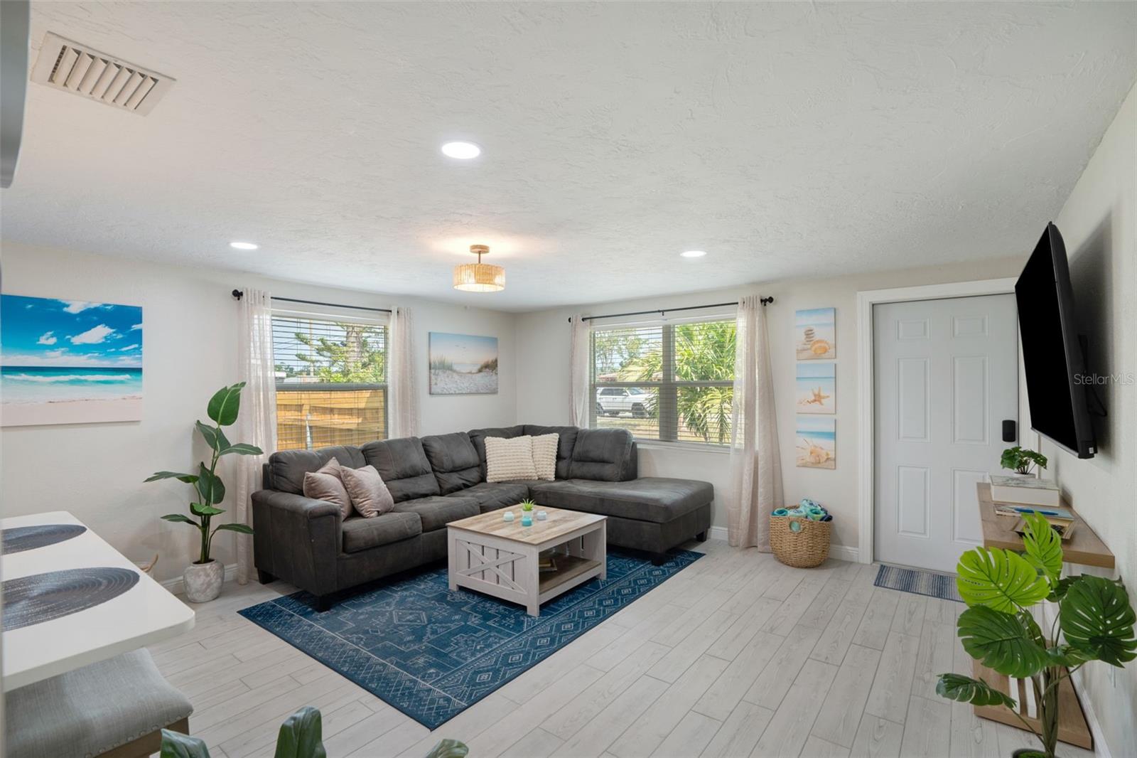 Image 6 of 55 For 1004 67th Avenue W