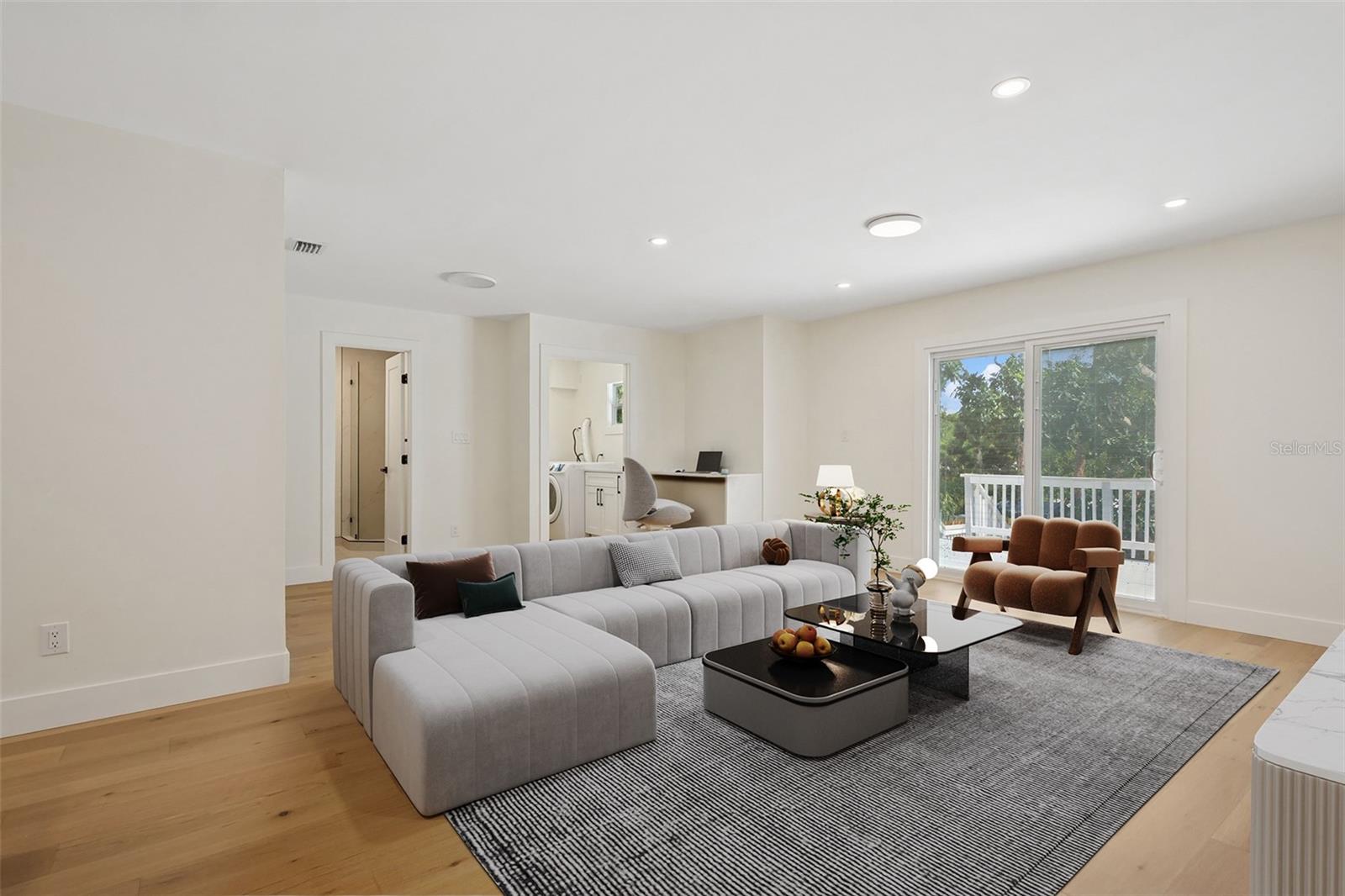 Image 10 of 28 For 2655 Bay Street