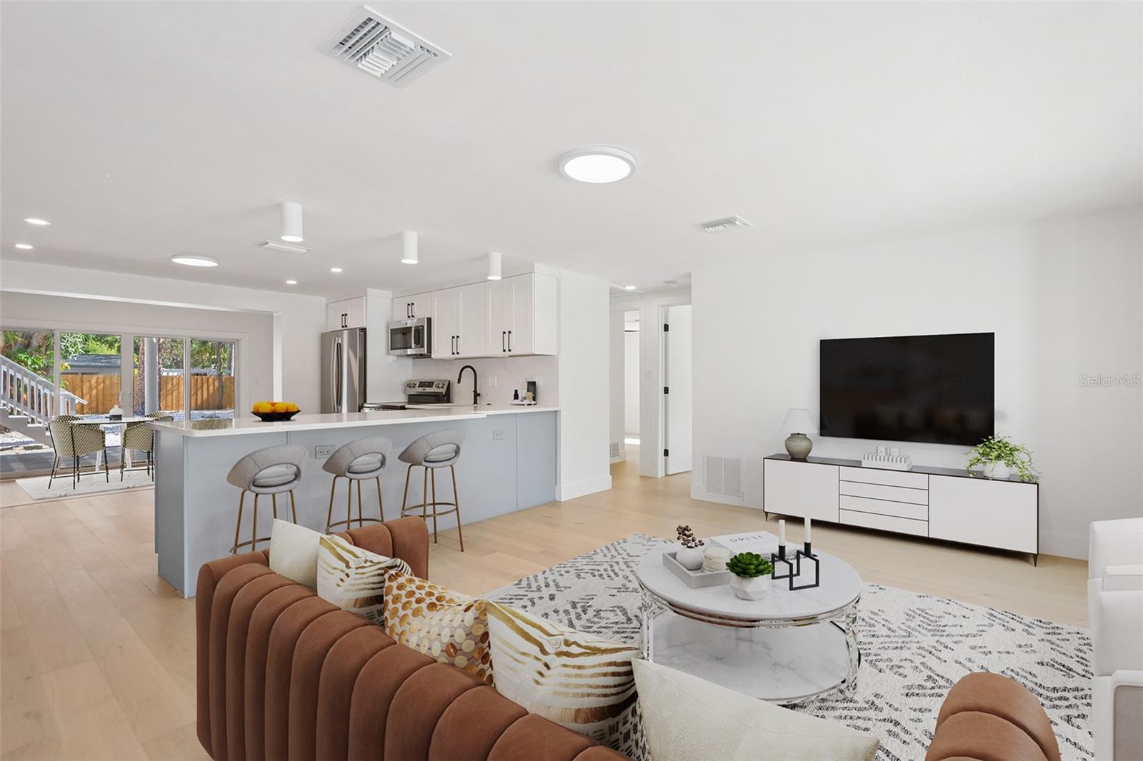 Image 3 of 28 For 2655 Bay Street