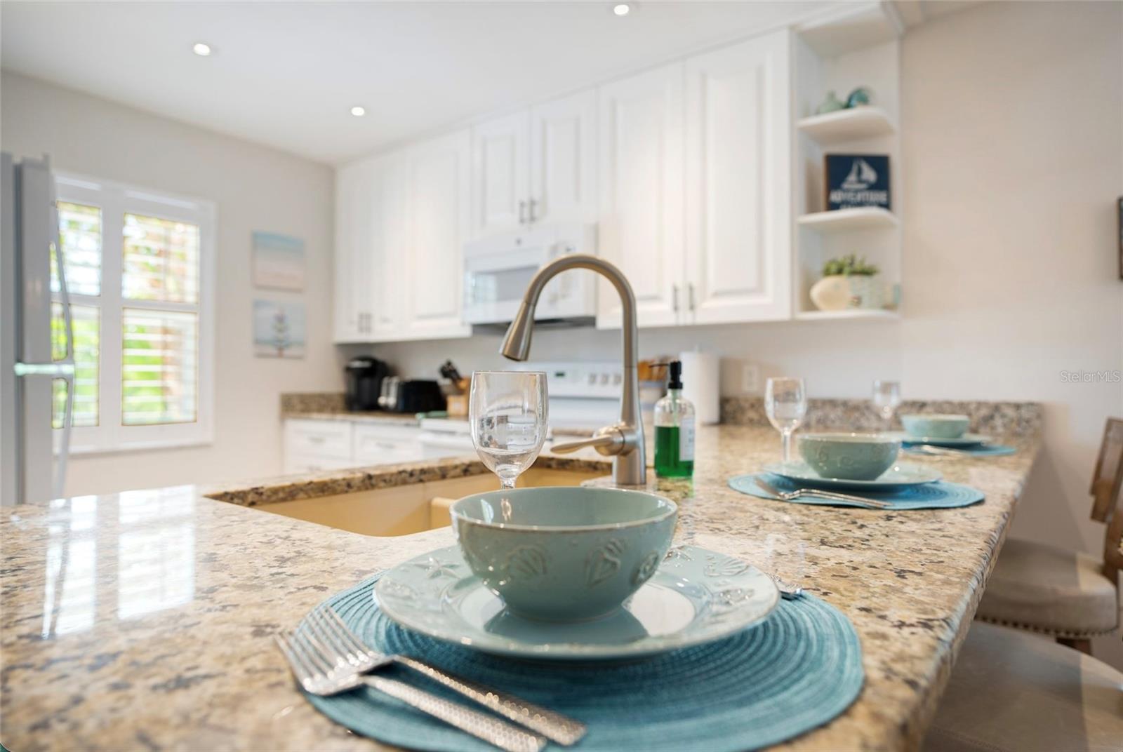 Image 11 of 72 For 2051 Roselawn Street