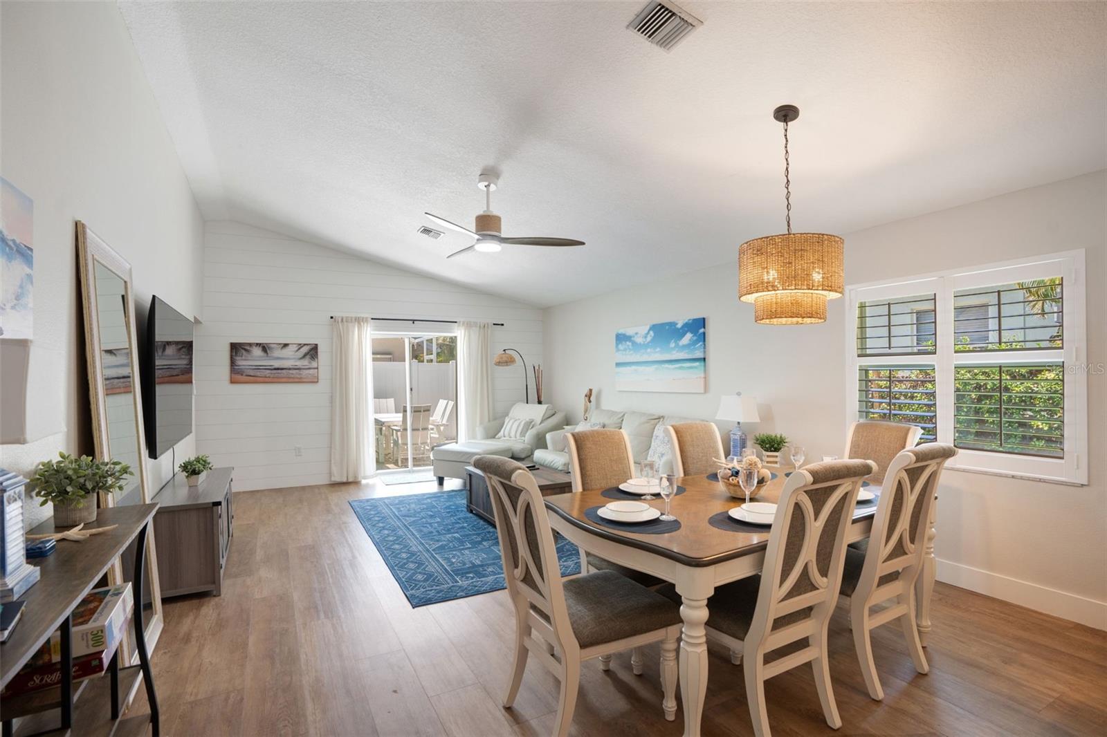 Image 21 of 72 For 2051 Roselawn Street