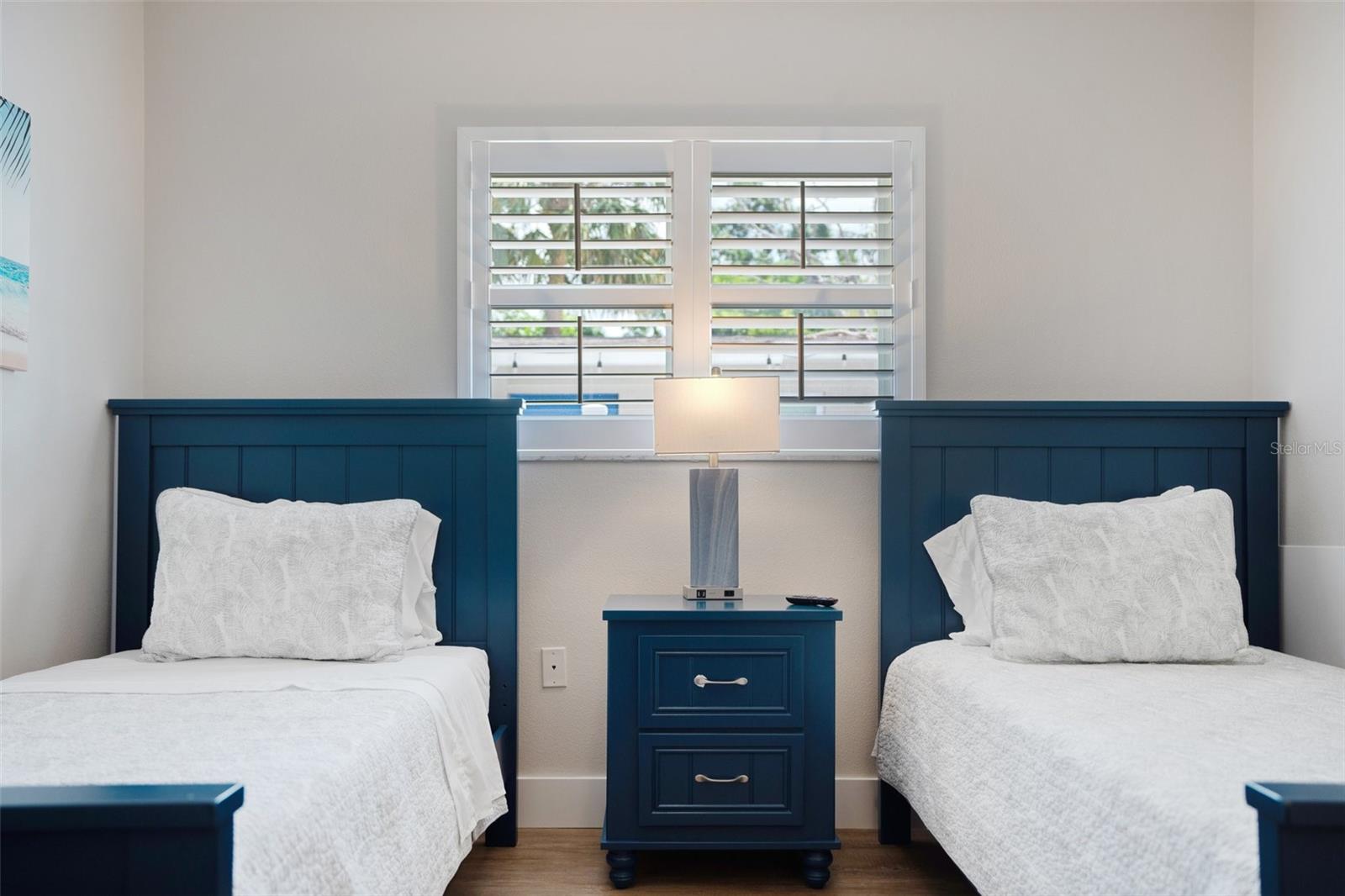 Image 28 of 72 For 2051 Roselawn Street