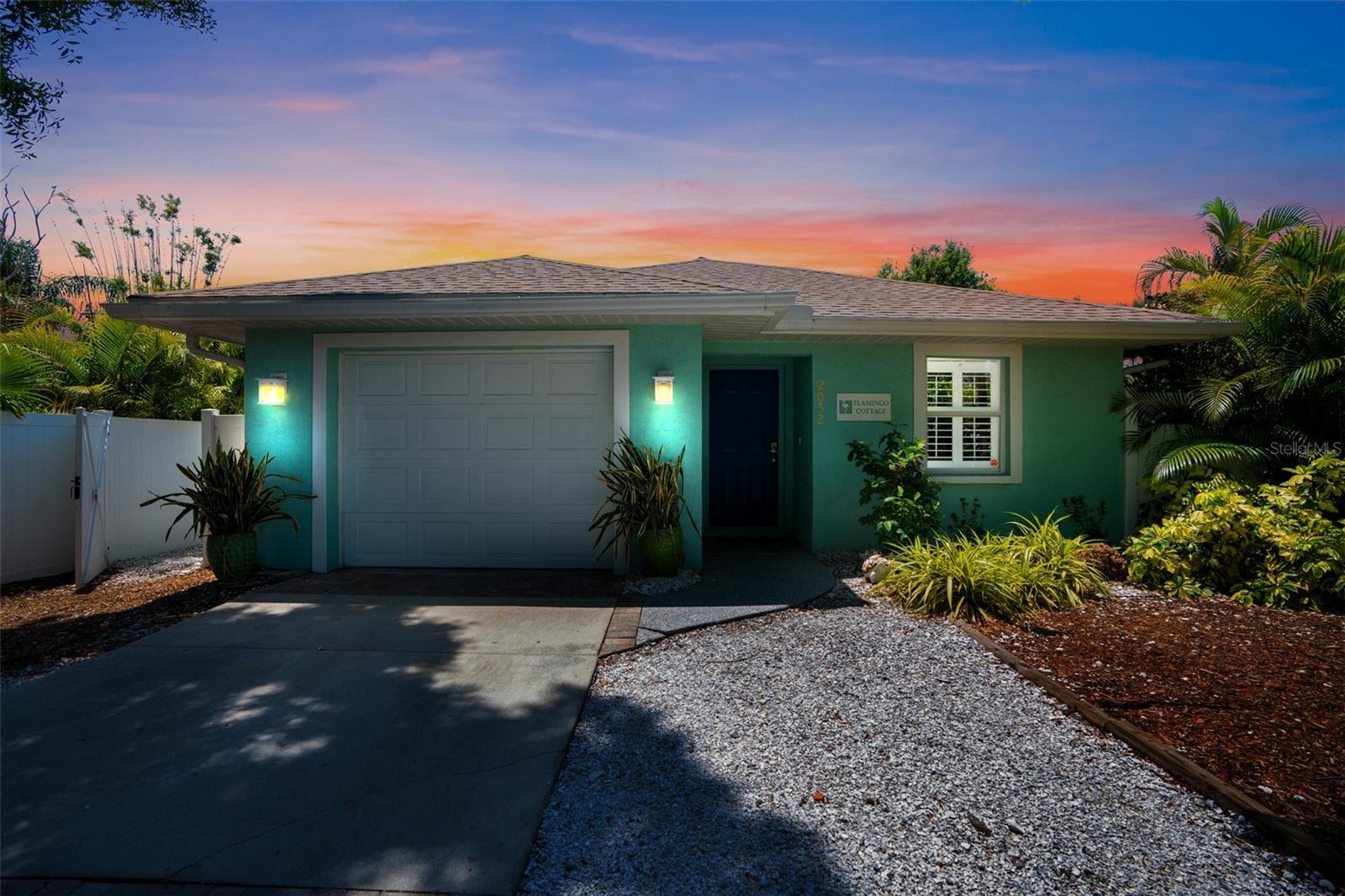 Image 5 of 72 For 2051 Roselawn Street