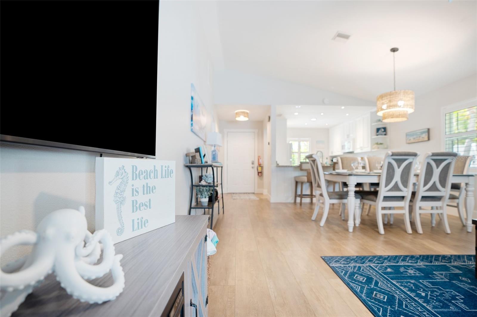 Image 51 of 72 For 2051 Roselawn Street