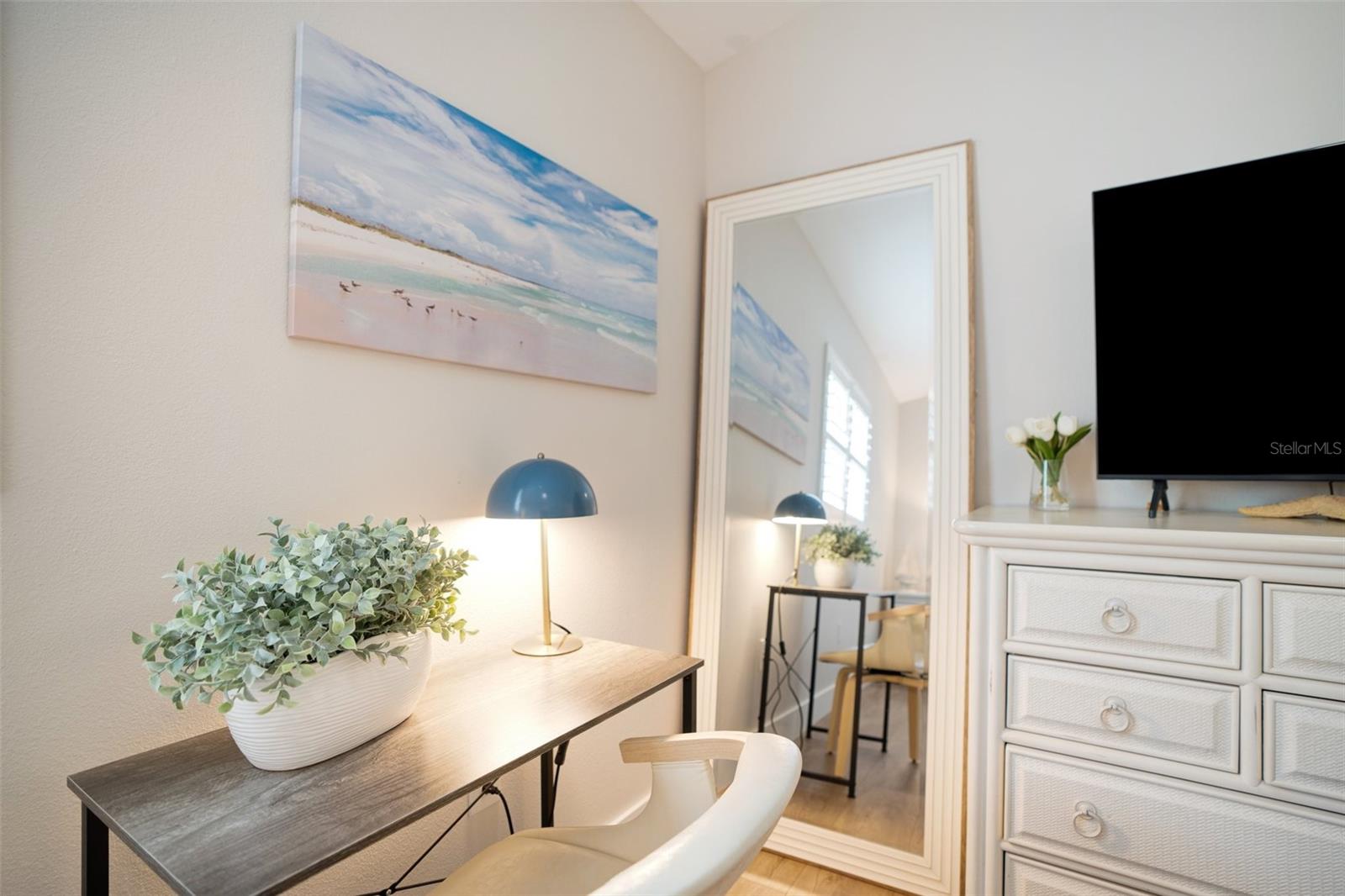 Image 56 of 72 For 2051 Roselawn Street