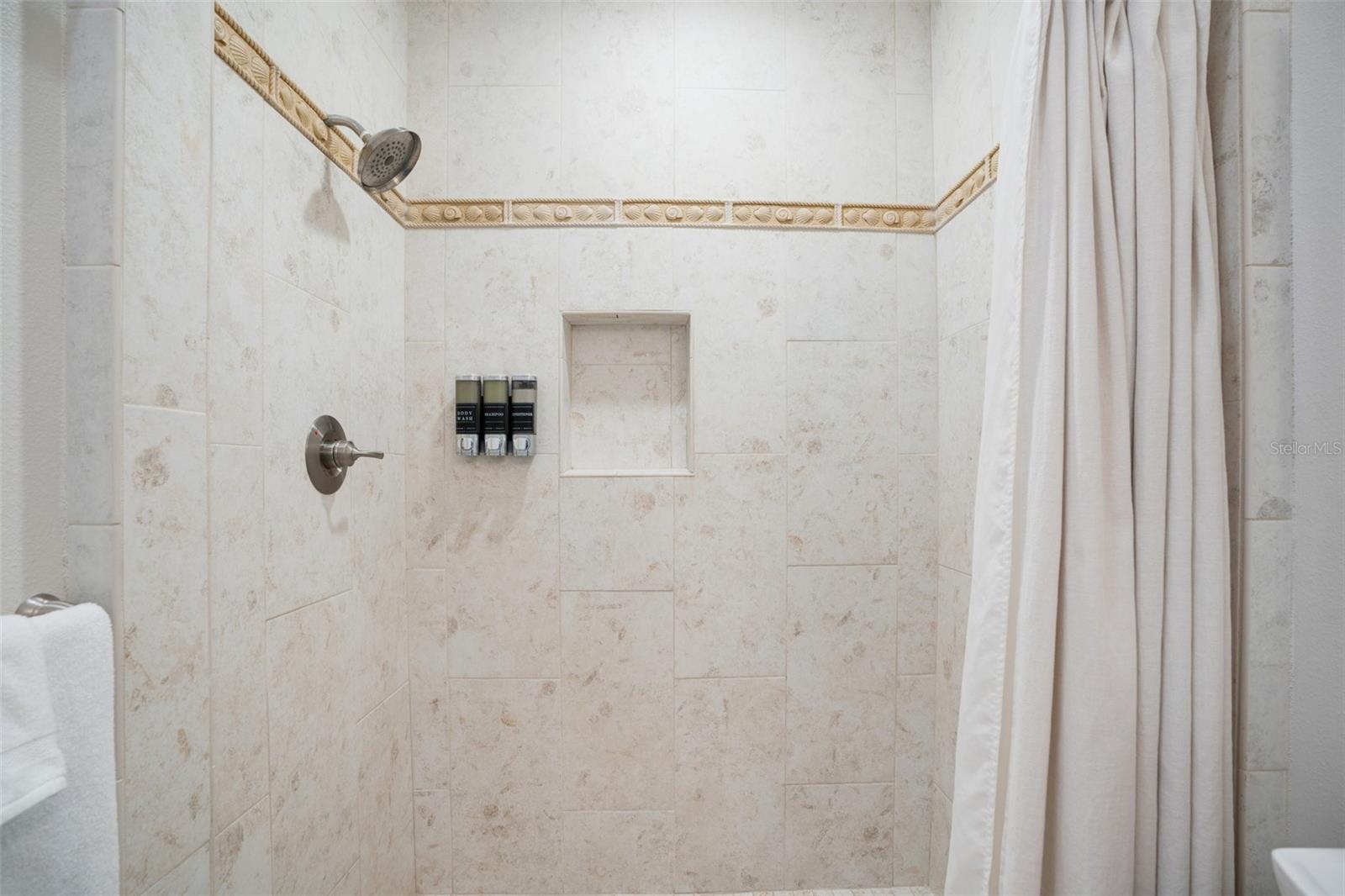 Image 61 of 72 For 2051 Roselawn Street