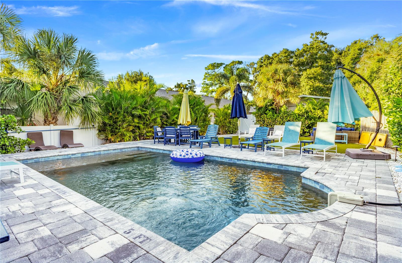 Image 68 of 72 For 2051 Roselawn Street