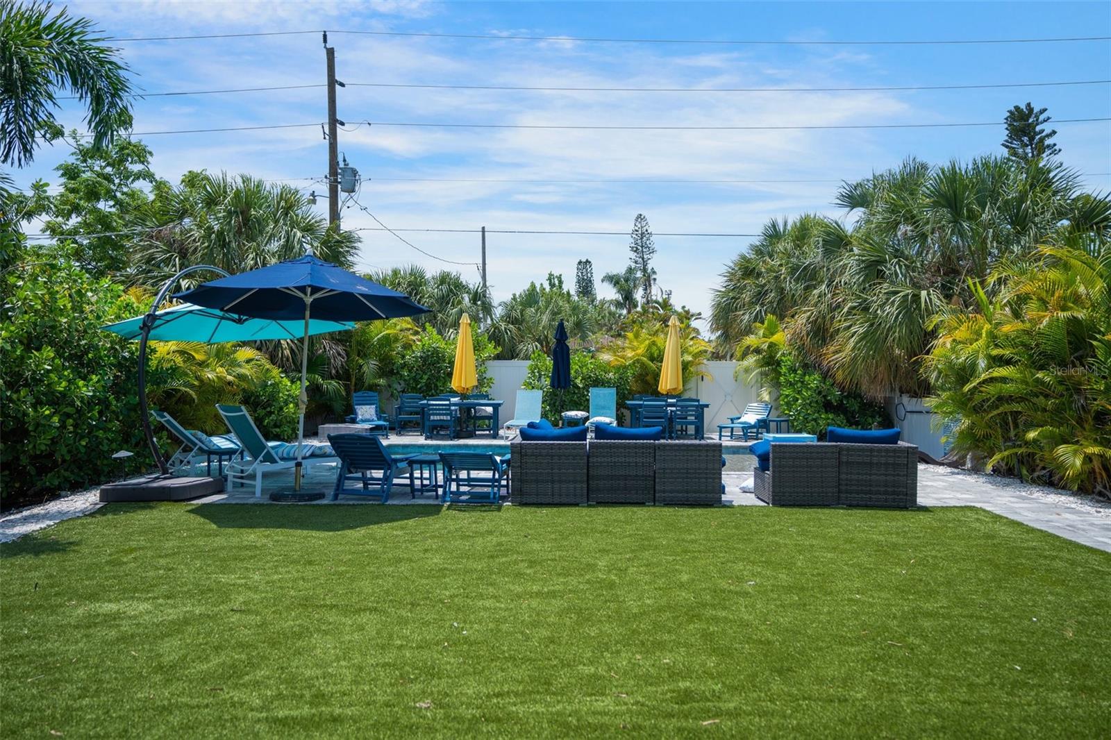 Image 71 of 72 For 2051 Roselawn Street