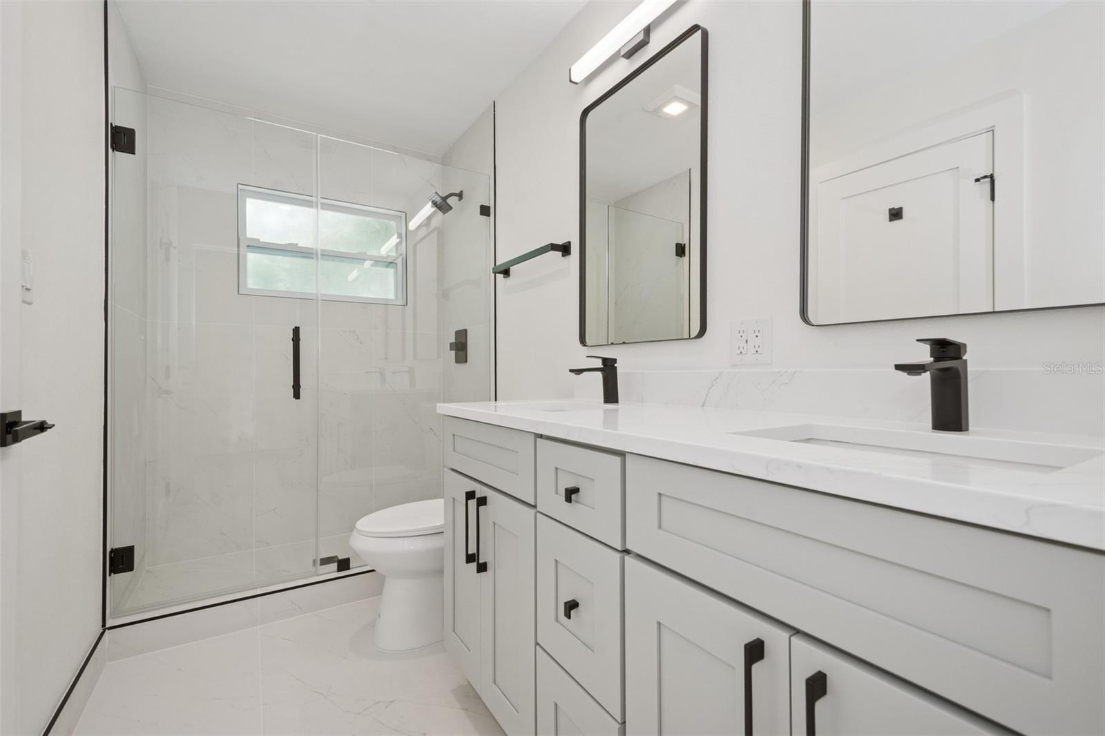 Image 13 of 28 For 2655 Bay Street