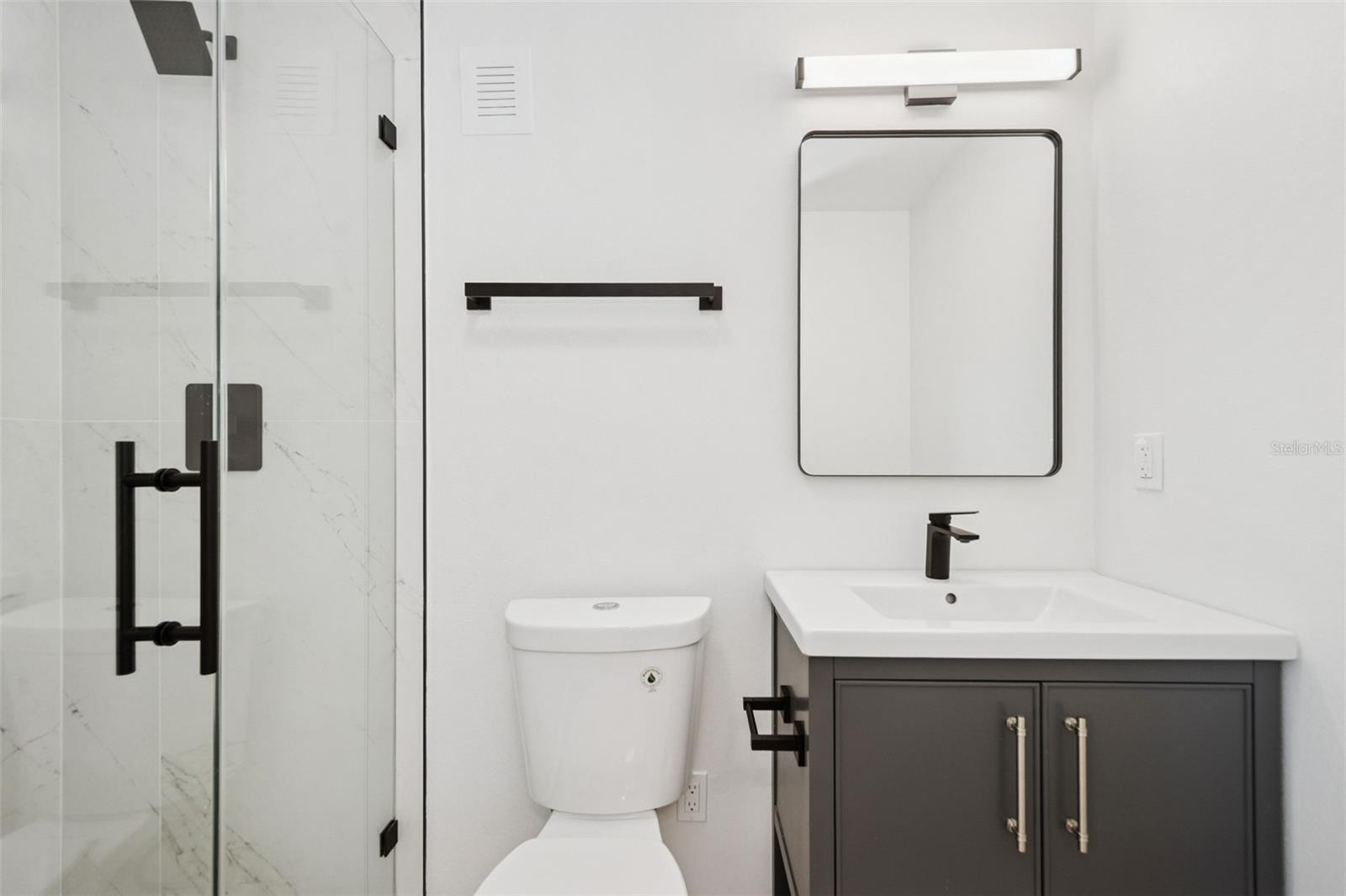 Image 25 of 28 For 2655 Bay Street