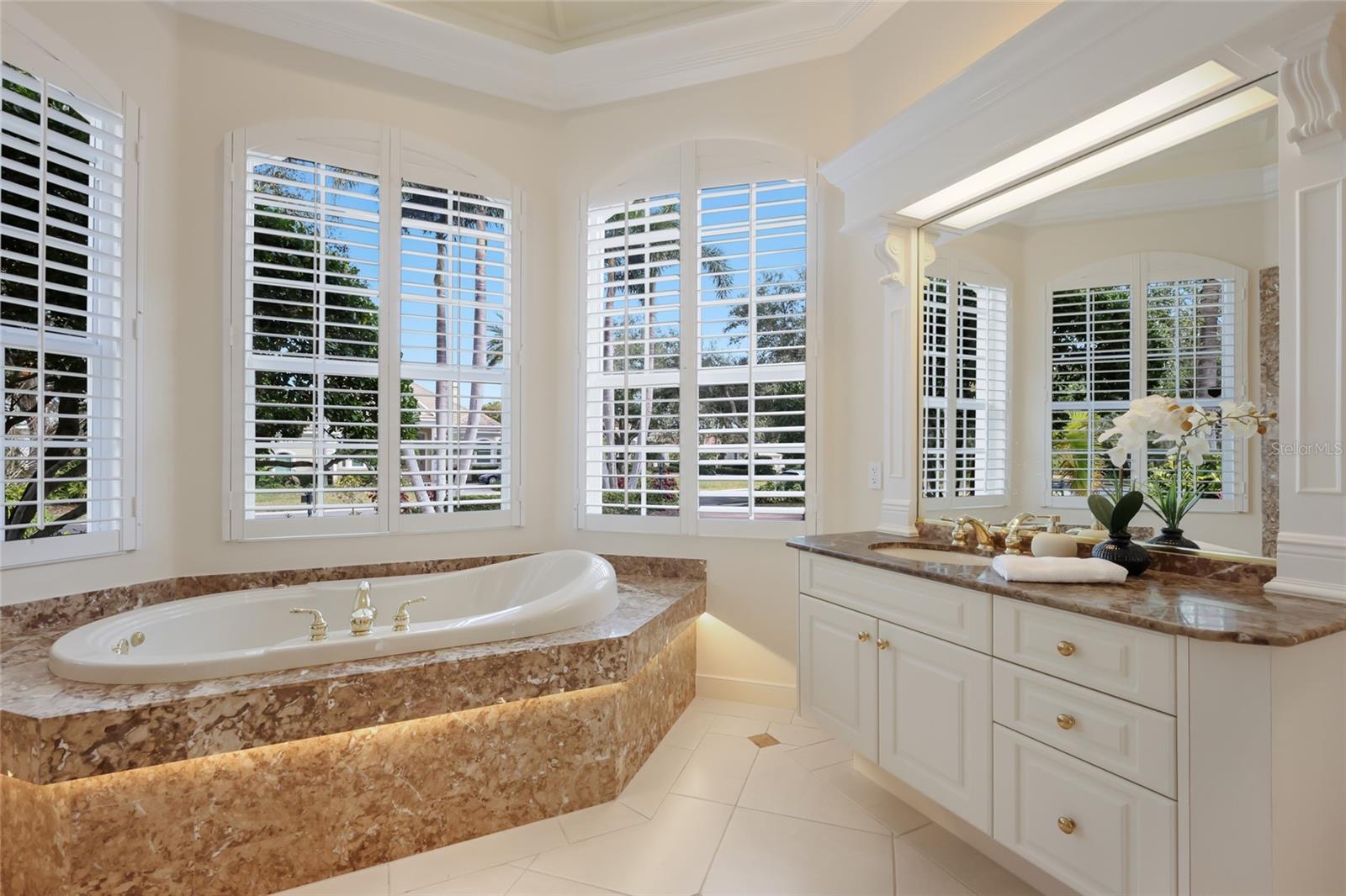 Listing photo id 28 for 7908 Warwick Gardens Lane