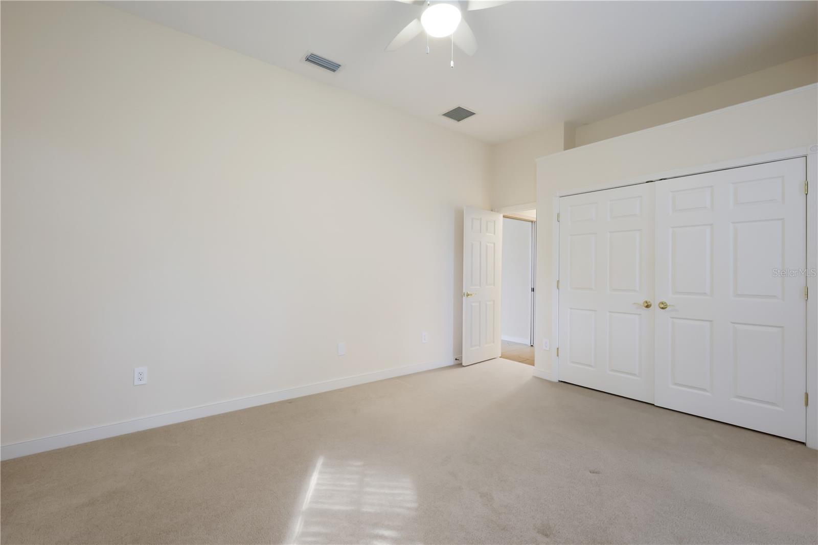 Listing photo id 33 for 7908 Warwick Gardens Lane