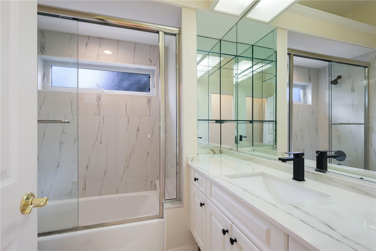 Listing photo id 35 for 7908 Warwick Gardens Lane