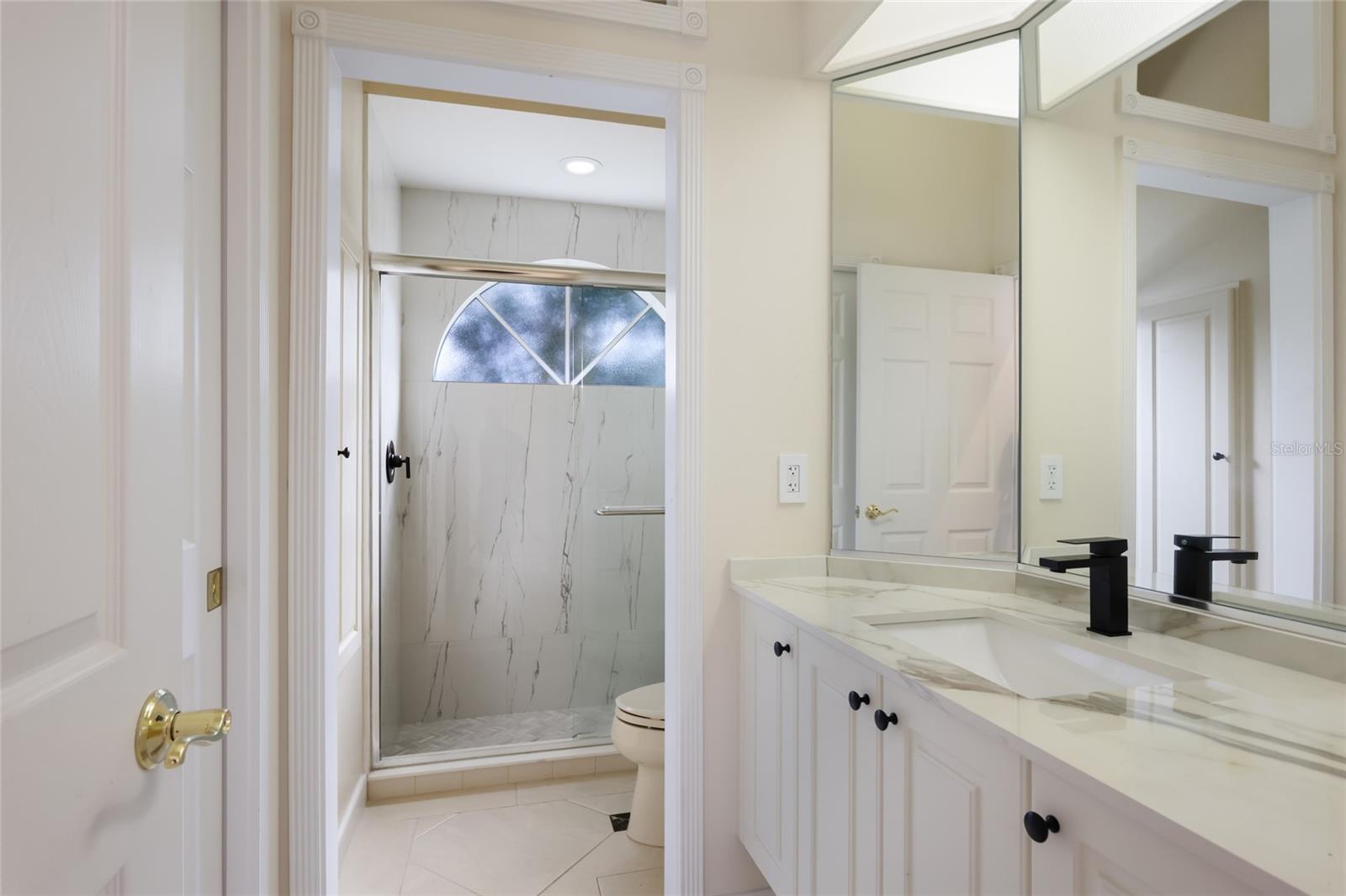 Listing photo id 41 for 7908 Warwick Gardens Lane