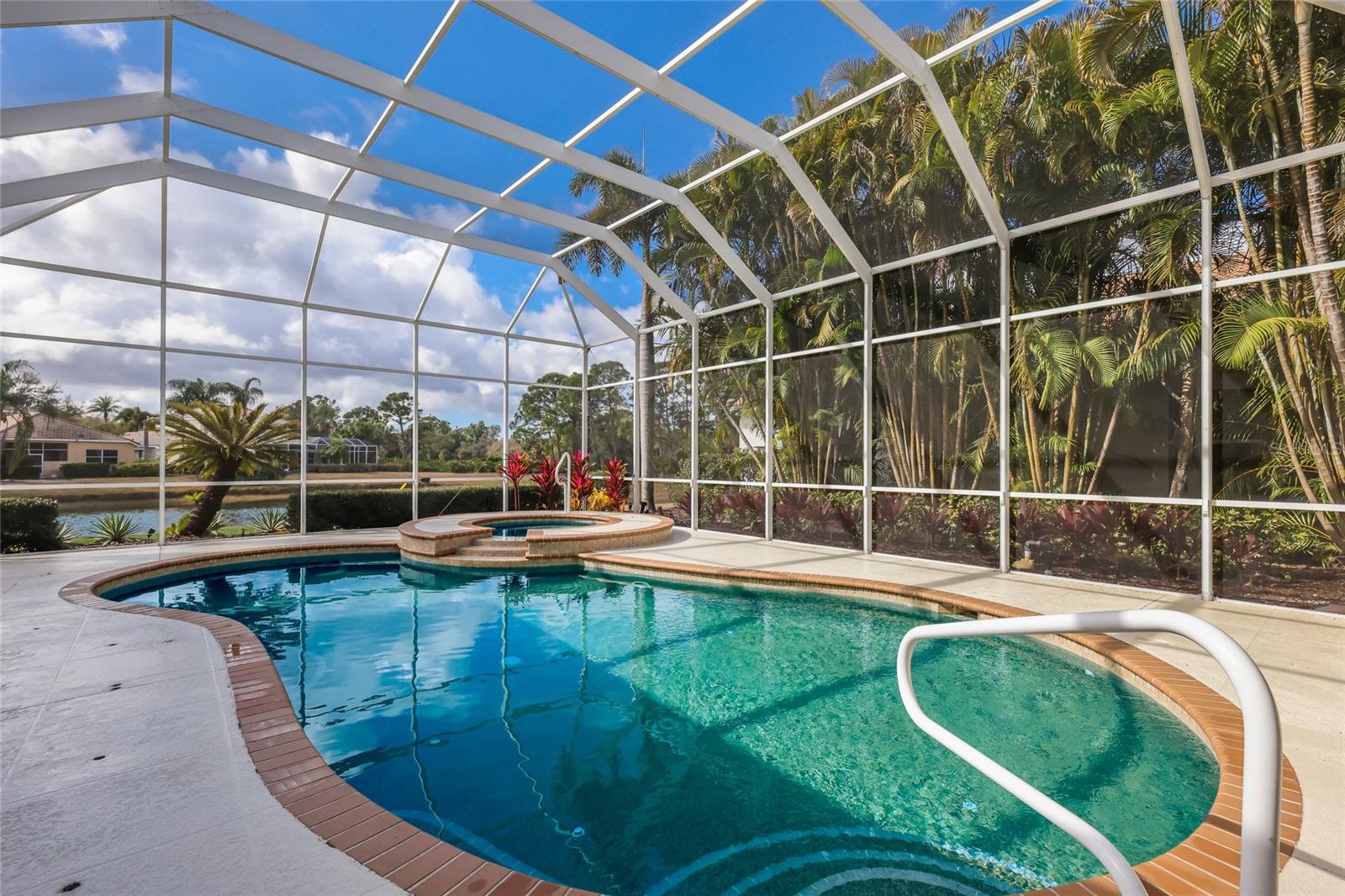 Listing photo id 46 for 7908 Warwick Gardens Lane