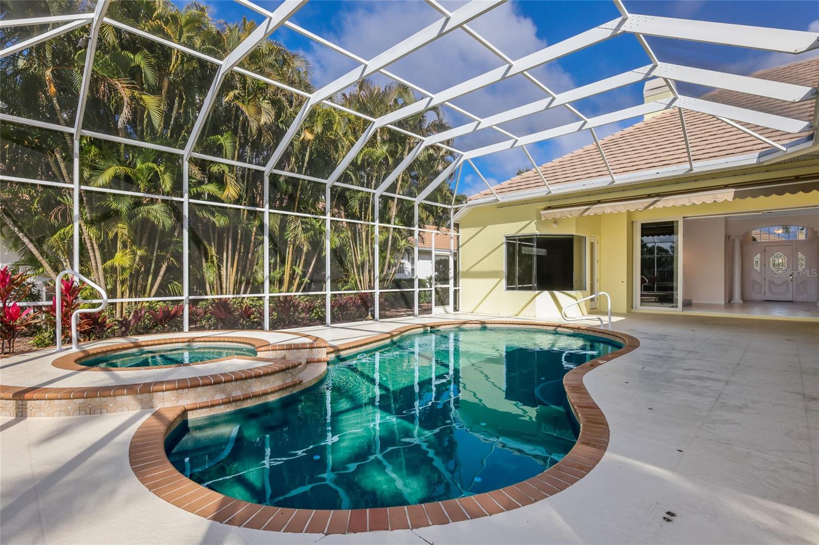 Listing photo id 51 for 7908 Warwick Gardens Lane