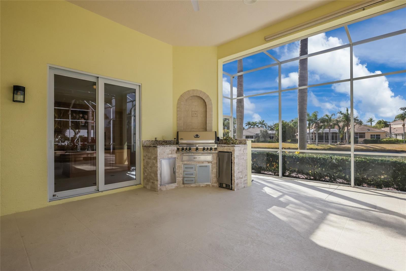 Listing photo id 53 for 7908 Warwick Gardens Lane