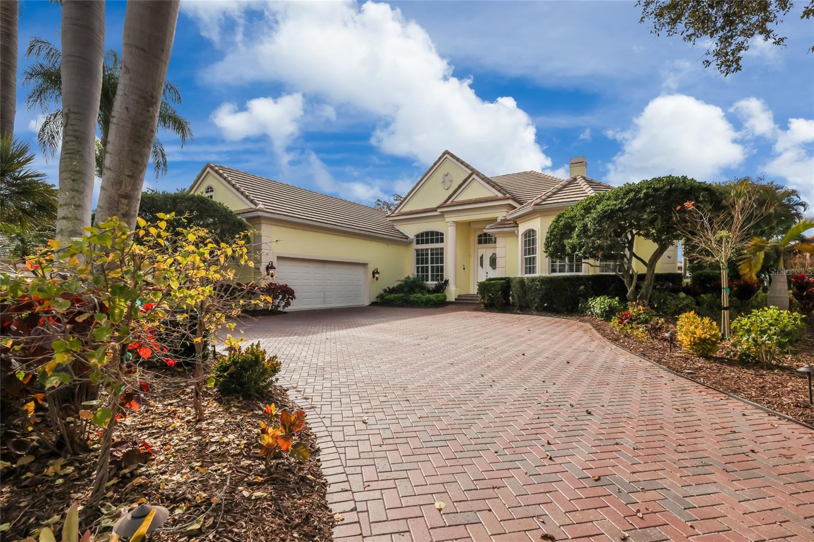 Listing photo id 62 for 7908 Warwick Gardens Lane