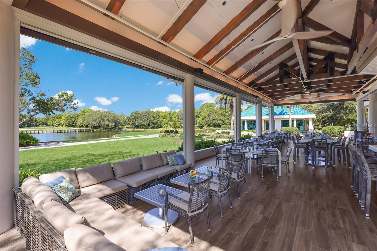 Listing photo id 79 for 7908 Warwick Gardens Lane