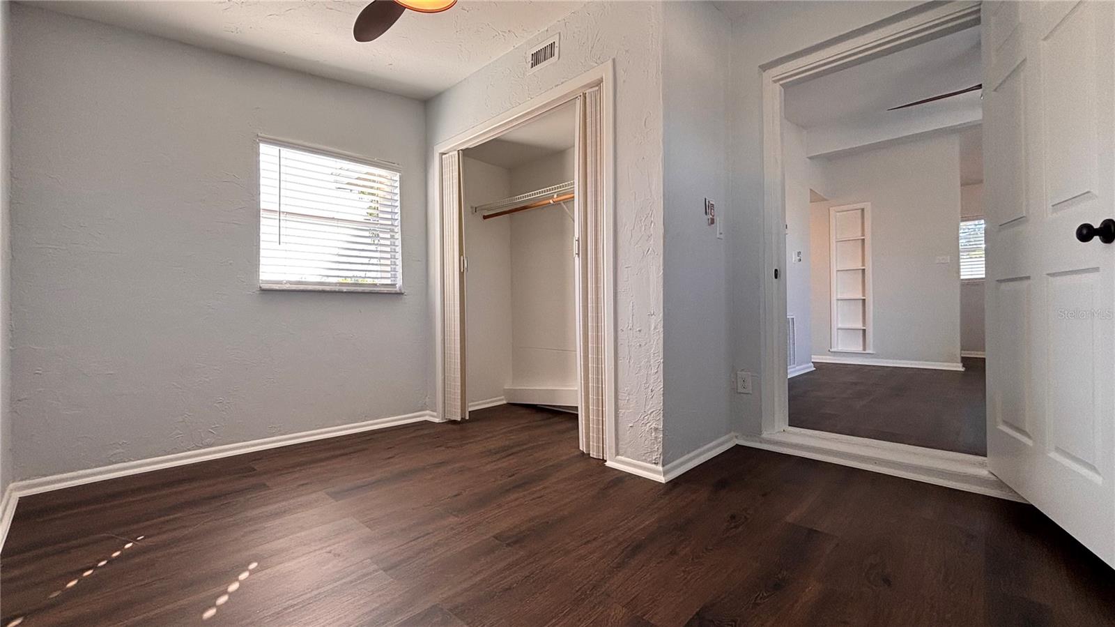 Image 21 of 36 For 21543 Kenyon Avenue