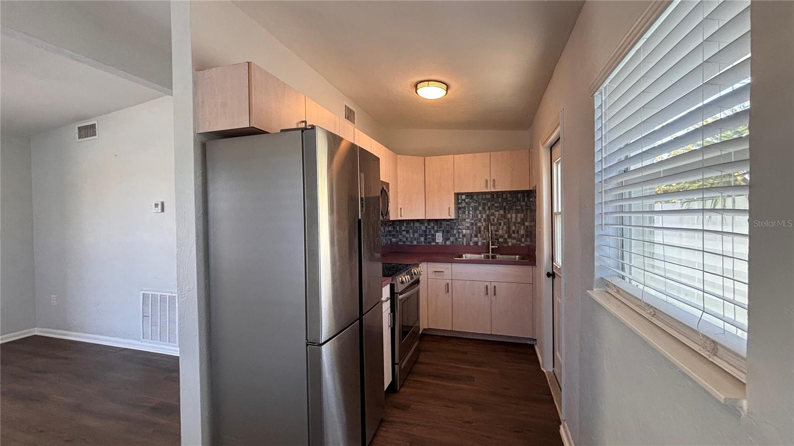 Image 30 of 36 For 21543 Kenyon Avenue