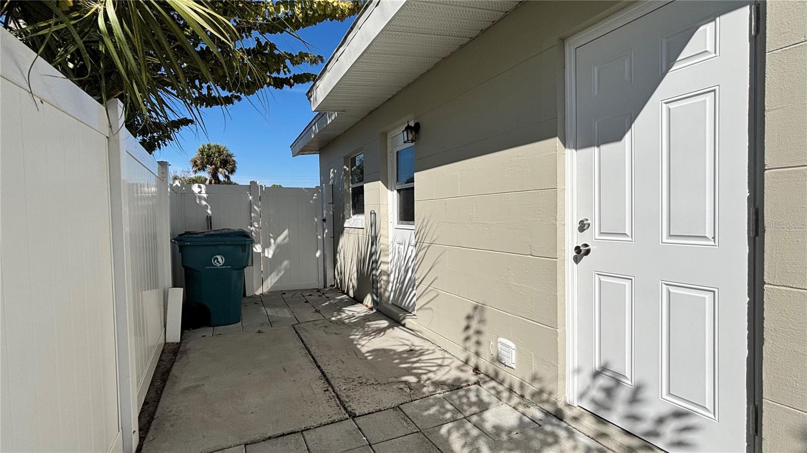 Image 9 of 36 For 21543 Kenyon Avenue